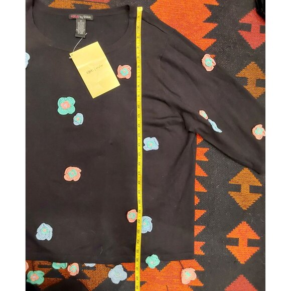 NEW Focus by Shani Women's Plus Size Black Sweater with Crochet Flowers. 2X - Picture 4 of 12